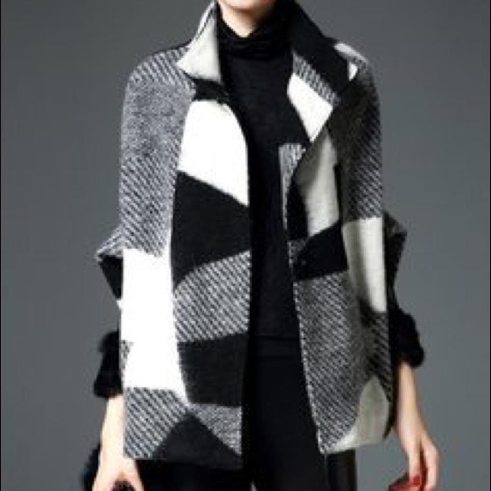 D. FANNI wool blend casual half sleeve V neck cape